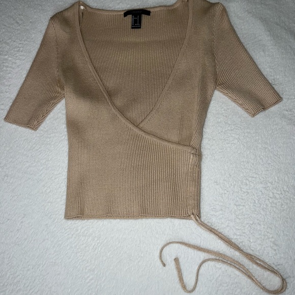 Crop top sweater. - Picture 1 of 1